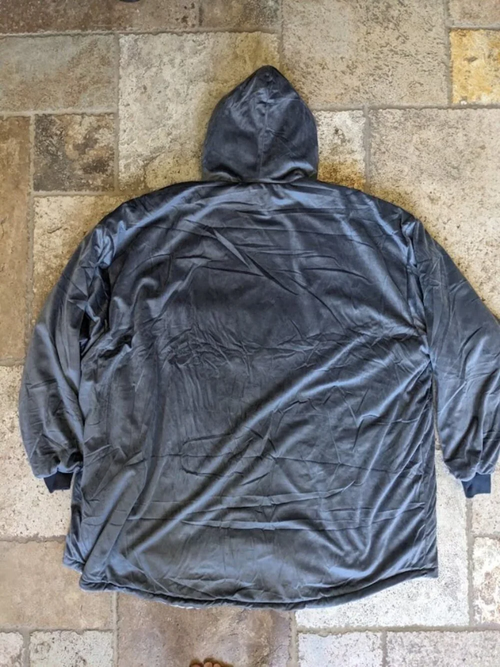 BRAND NEW THE COMFY Original Wearable Blanket IN CHARCOAL